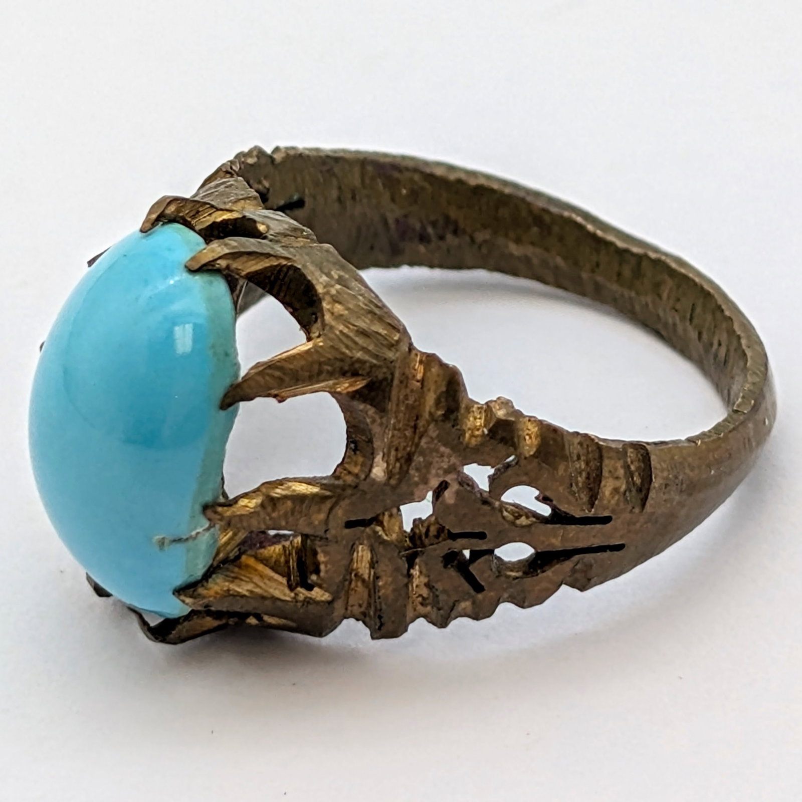 Antique Artisan Cocktail Ring Featuring a Vibran, Smooth Blue Stone - 4