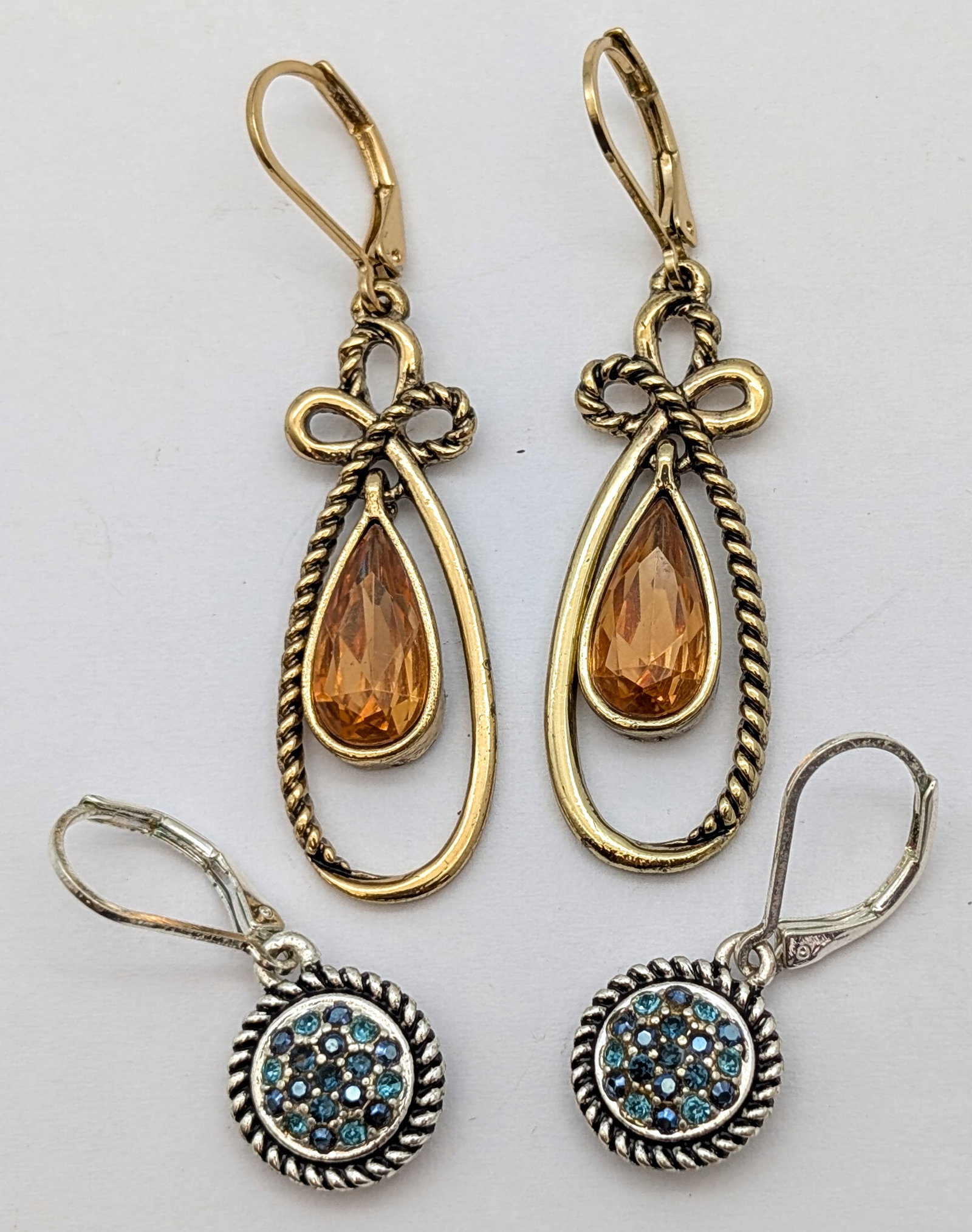 Lot of 2 Napier Earrings- Gold Toned w/ Orange Stone, Silver Toned w/ Blue Stones: _