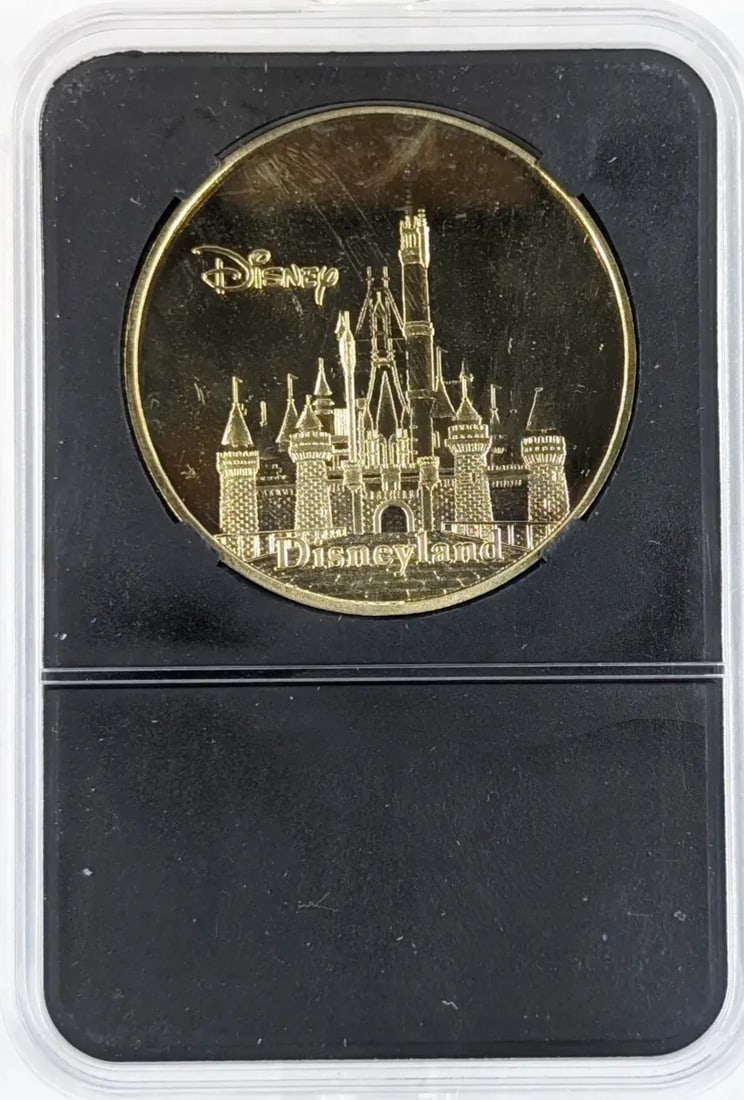 Disneyland Winnie the Pooh Limited Edition Collectors Coin - 2
