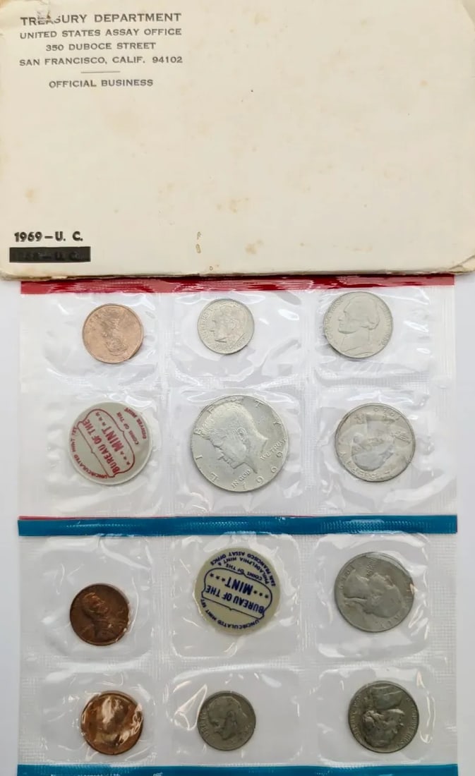 1969 US Mint Uncirculated Set w/ Silver JFK Half: 40% Silver