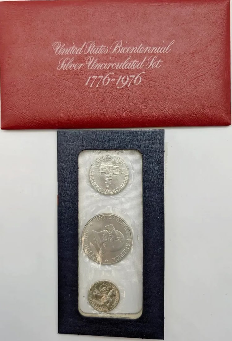 1976 US Mint Bicentennial Silver Uncirculated 3-Coin Set - 2