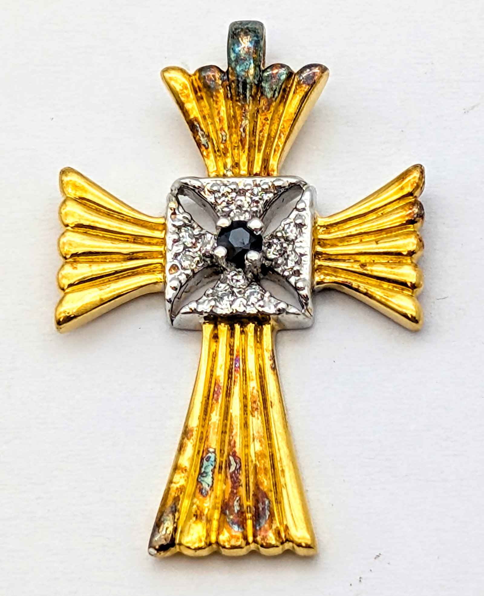 Vintage Sterling Silver Two Toned Cross Pendant: _