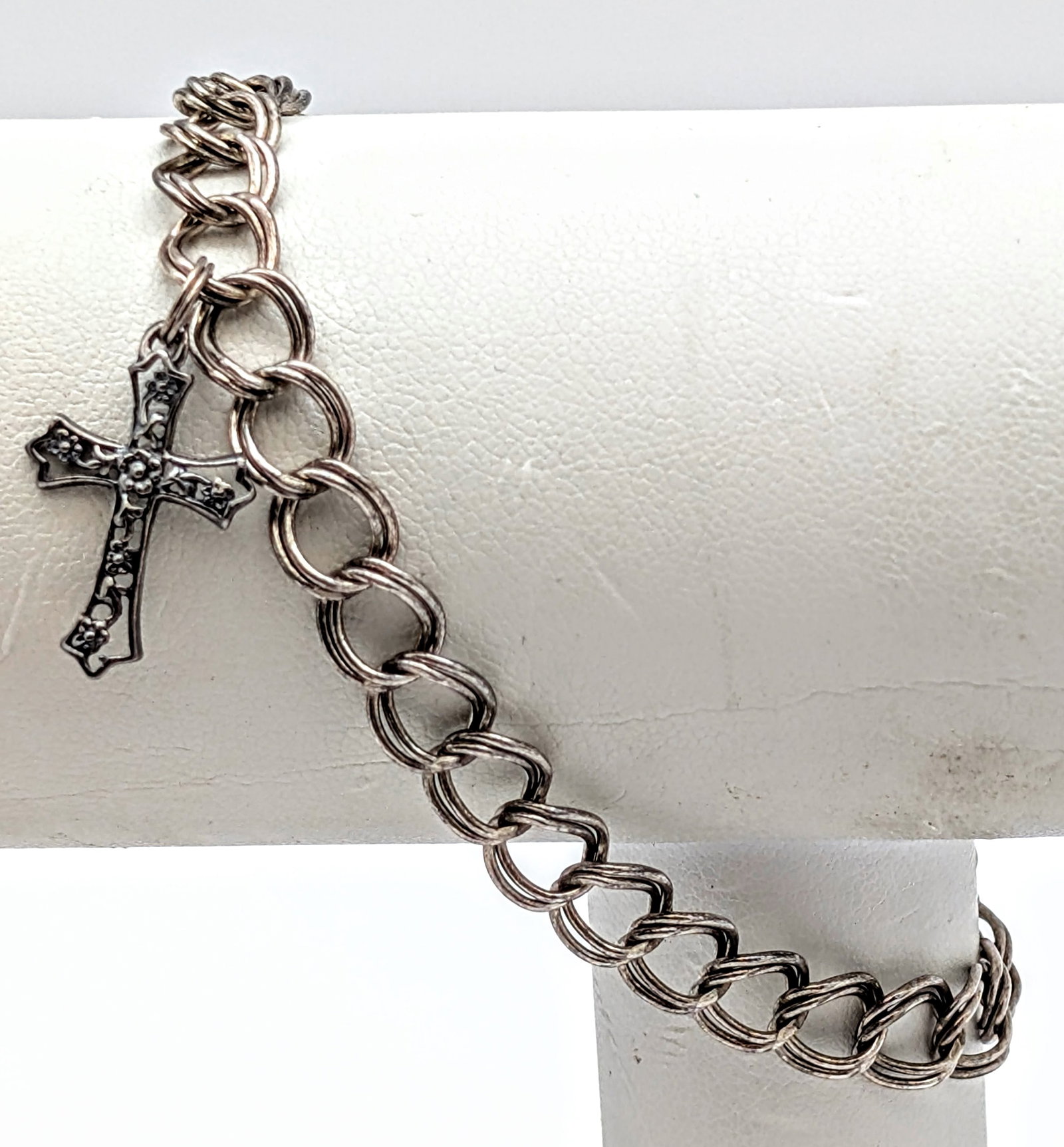 Vintage Sterling Silver Cuban Link Chain Bracelet w/ Cross Charm: Length: 7in