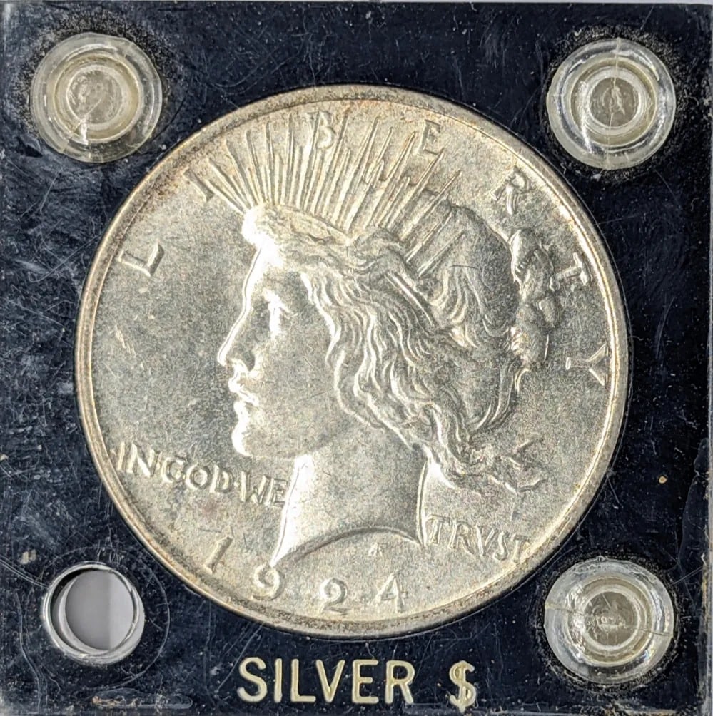 1924 Silver Peace Dollar: _