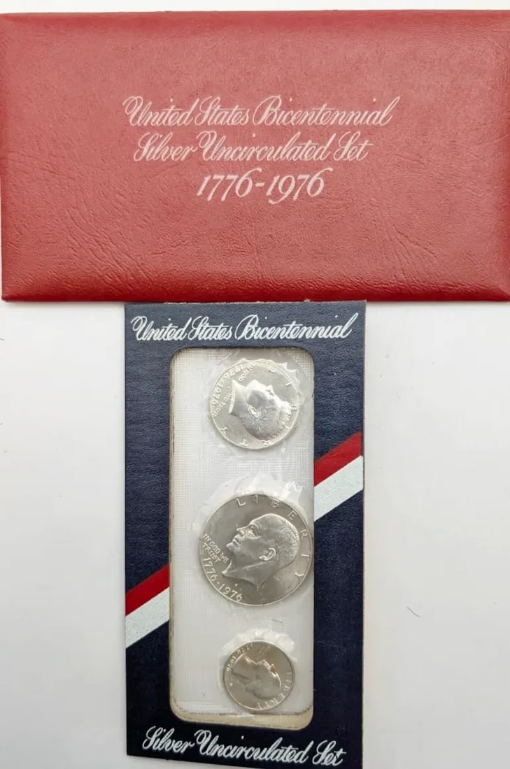 1976 US Mint Bicentennial Silver Uncirculated 3-Coin Set: _