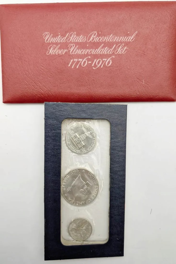 1976 US Mint Bicentennial Silver Uncirculated 3-Coin Set - 2
