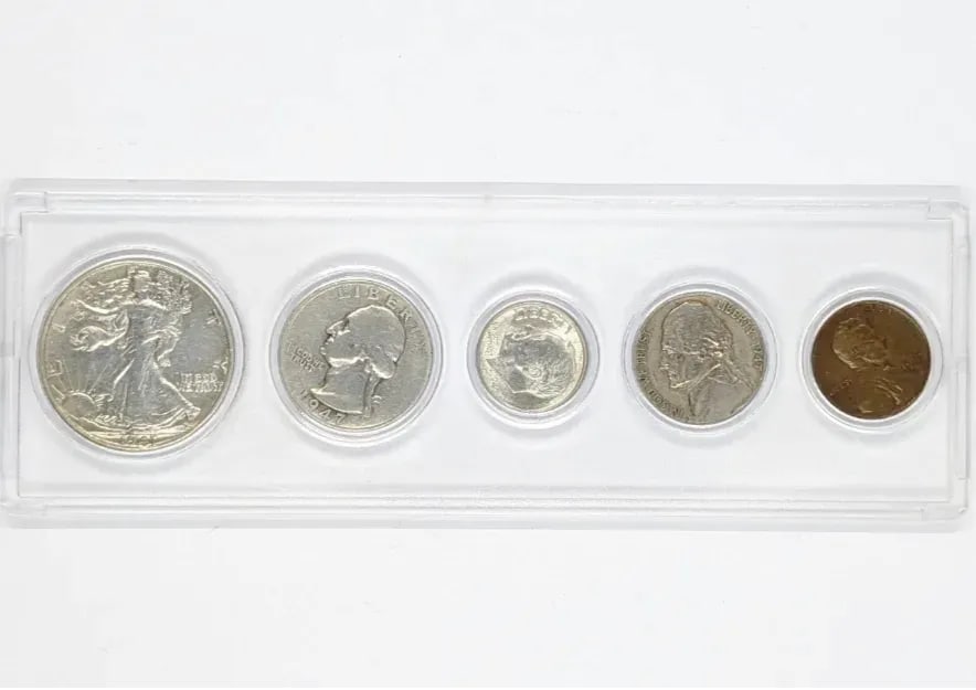 1947 US Silver Mint Set w/ Silver Half, Quarter, & Dime: _