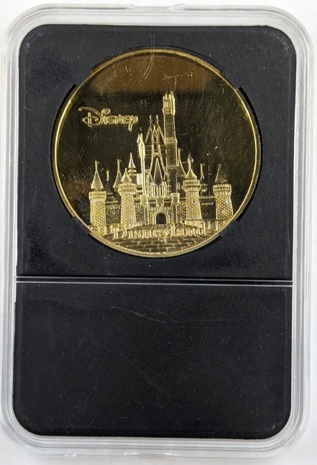 Disneyland Piglet Limited Edition Collectors Coin - 2