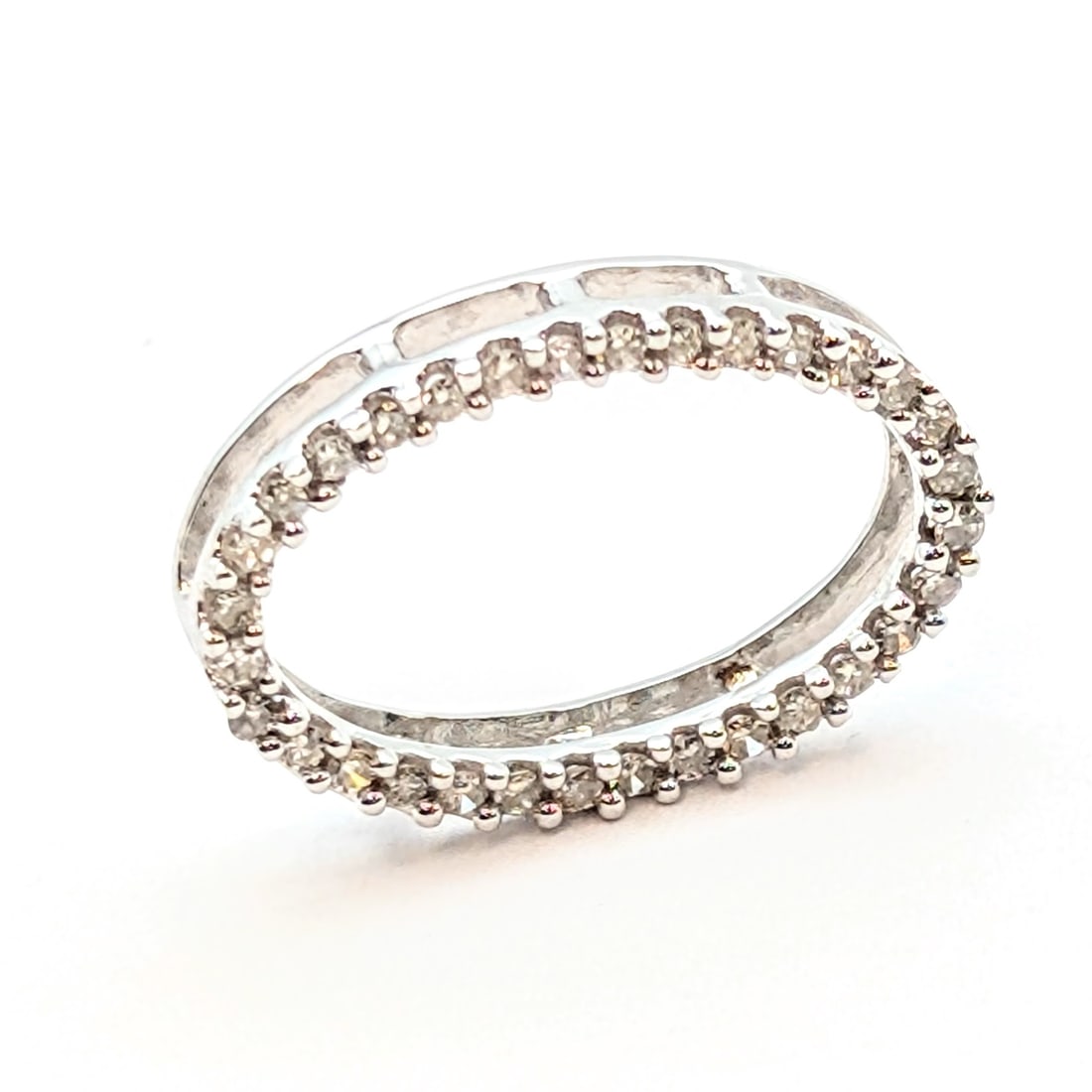 FEATURE- 14K White Gold Pendant w/ 32 Diamonds! 1.25g: _