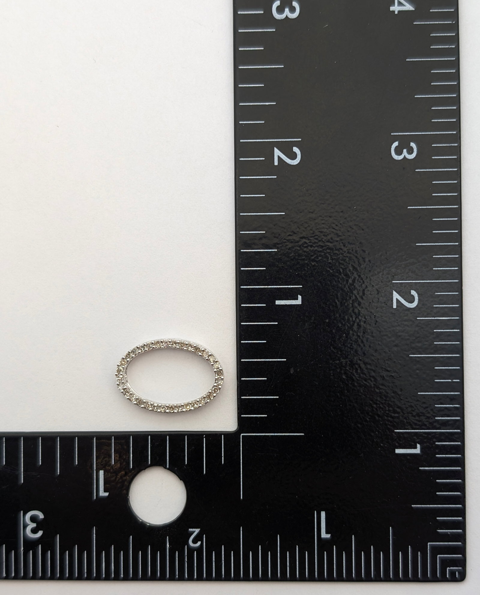 FEATURE- 14K White Gold Pendant w/ 32 Diamonds! 1.25g - 6