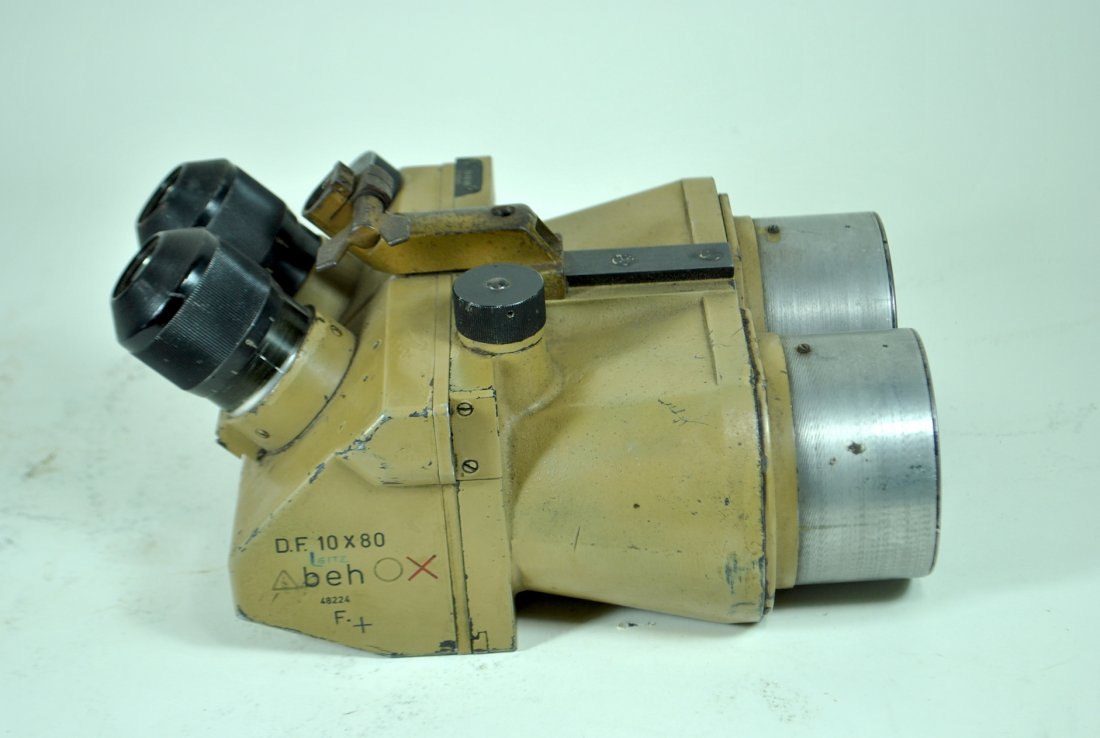 WWII Leitz D.F. 10 x 80 Flak Binoculars (1 of 10)