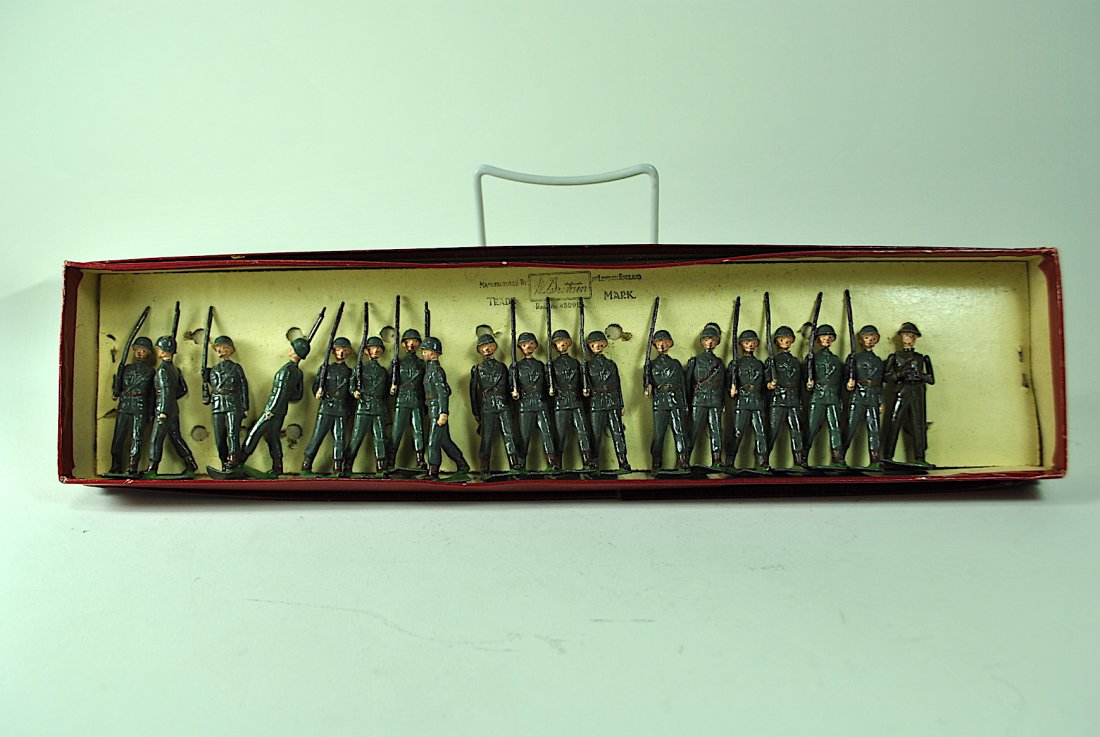 Lot of 19 Britains Lead US Army Infantry Soldiers (1 of 5)