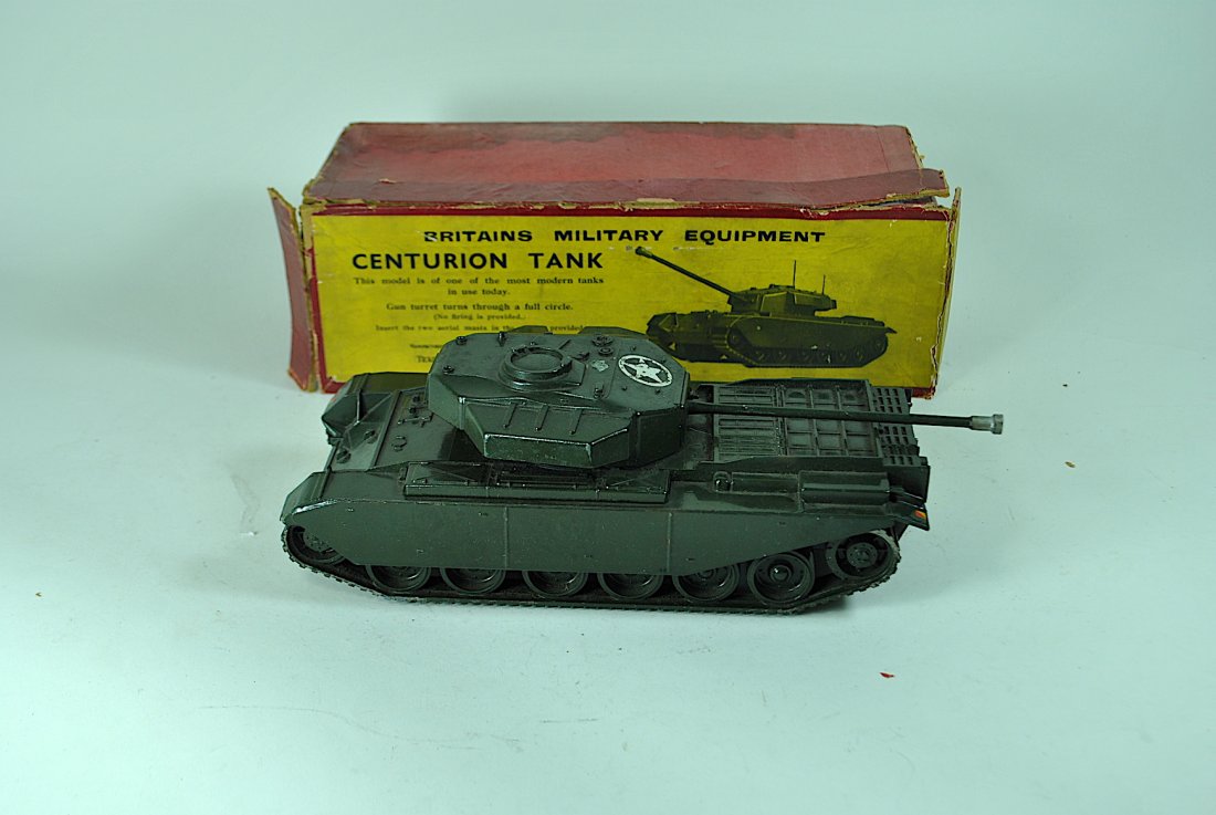 Britains Lead Centurion Tank w/Original Box (1 of 8)