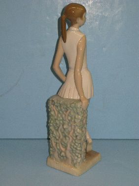 LLADRO FIGURINE 'GIRL TENNIS PLAYER' - 3