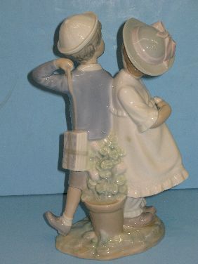 LLADRO FIGURE GROUP 'PUPPY LOVE' - 3