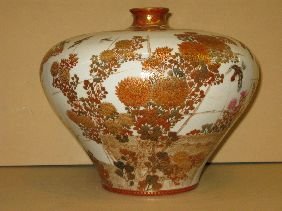 9"X12" SIGNED KUTANI HAND PAINTED VASE - 2