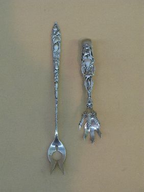STERLING-TIFFANY VINE PICKLE FORK, WHITING TONGS