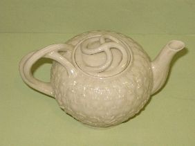 IRISH BELLEEK 'ARTICHOKE' TEAPOT & SUGAR BOWL - 2