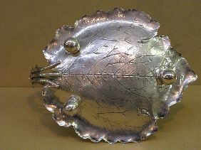 REDLICH STERLING FOOTED GRAPE STAND - 4