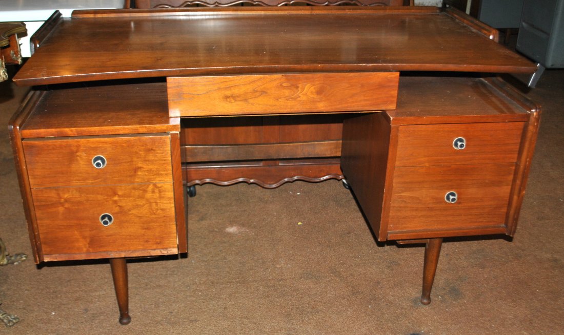 Hooker Mid-Century 'Floating Top' Desk With Chair (1 of 4)