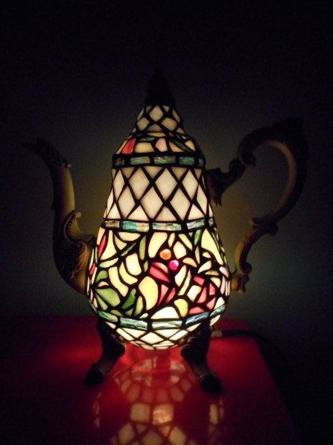 Stained Glass Teapot Table Lamp, Working condition (1 of 5)
