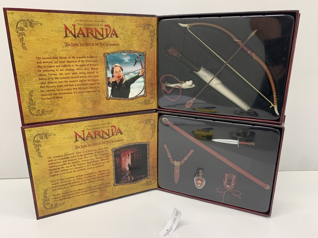 Narnia Master Replicas, Lucy & Susan, Walt Disney Showcase Collection, 7 x 5.5x 2.5": Bidding on this item is acceptance of our posted Auction Policy