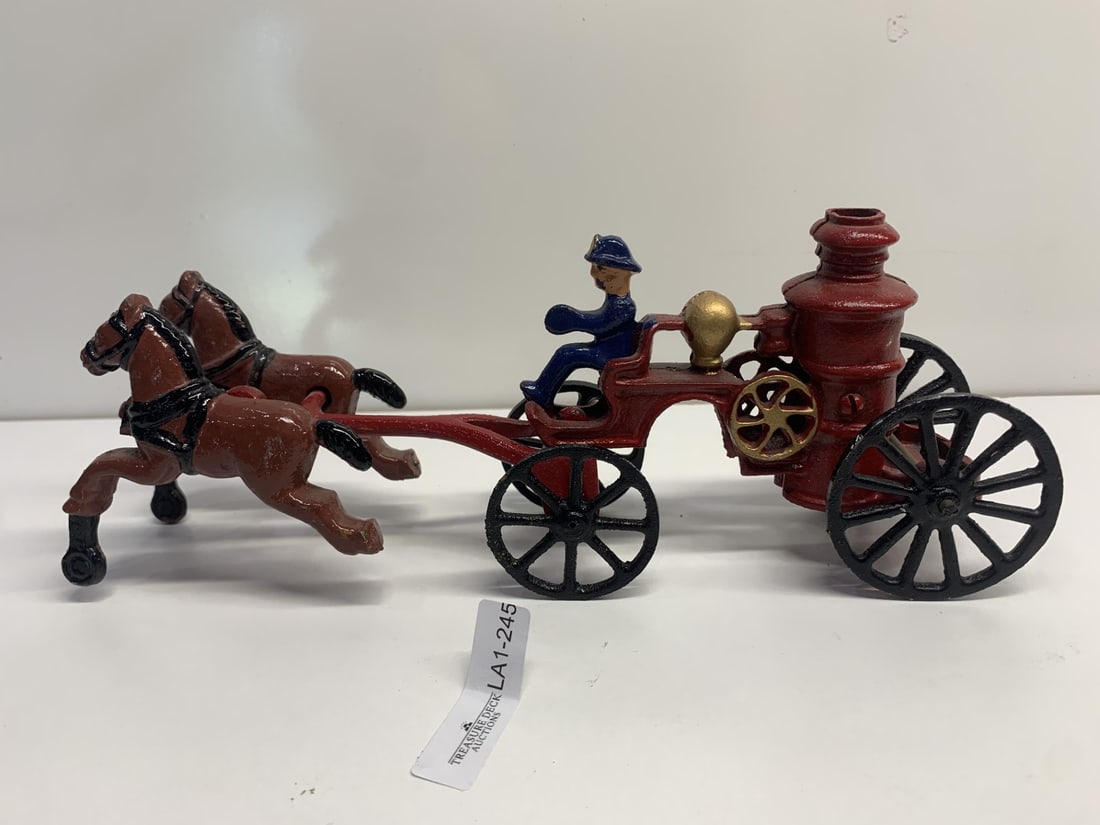 Vintage Cast Iron hand painted Fireman Horse-Drawn Fire Engine Pump Wagon (1 of 5)