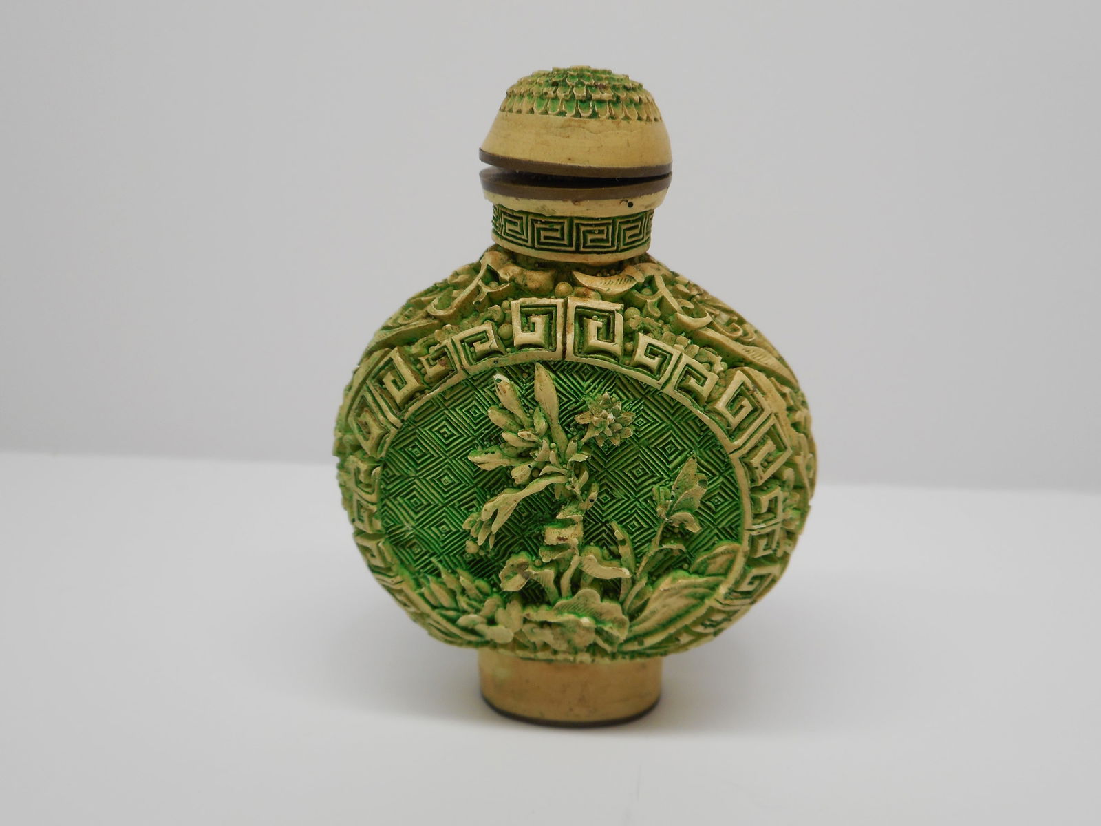 Antique Chinese Green Carved Cinnabar Snuff Bottle, Hallmarked, 3 inches (1 of 6)