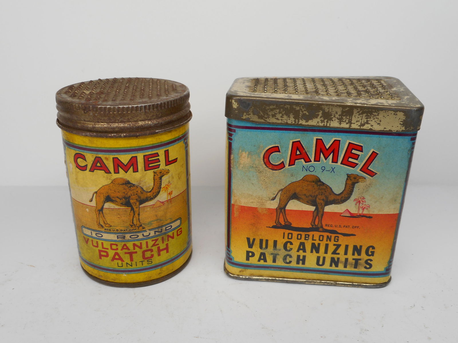 1946 CAMEL 10-pk Oblong Vulcanizing Patch Unit Container with patches & Empty Round Patch Container (1 of 7)