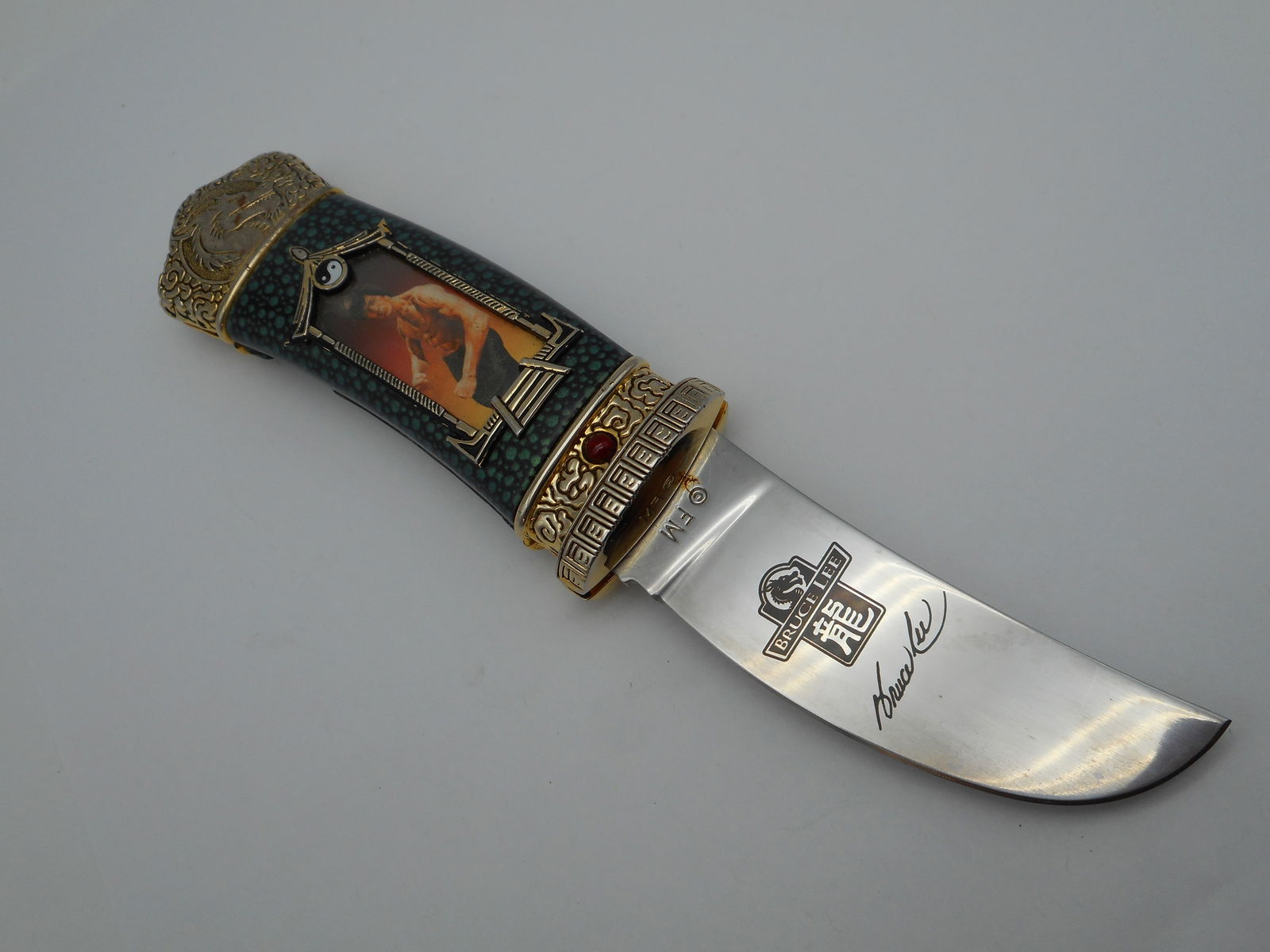 Bruce Lee Franklin Mint Collector Series Folding Knife, handle 4.25 inches, blade 3 inches (1 of 8)