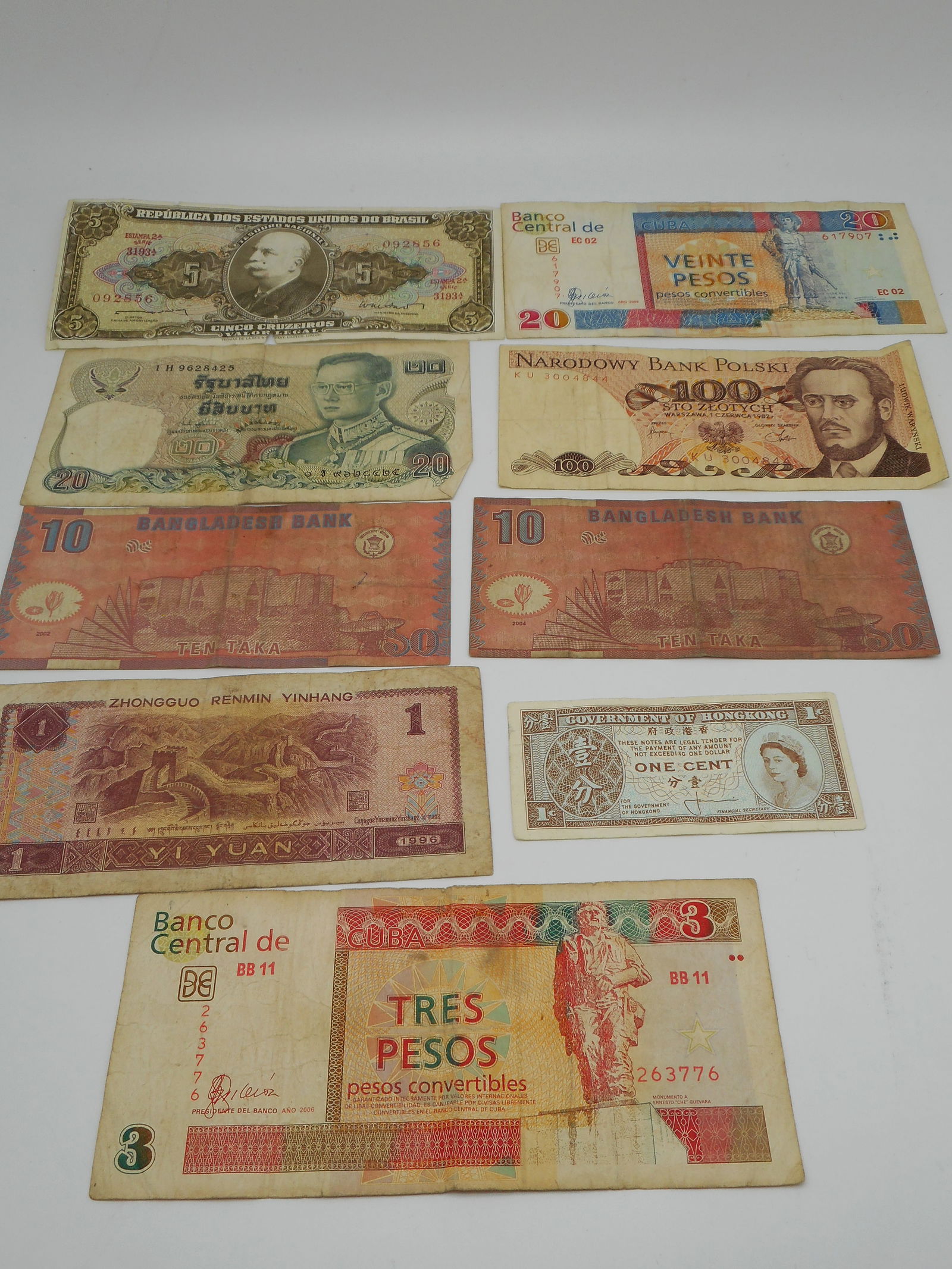 Assorted Collection Of Paper Currency, Foreign Bills, For Collectible Purposes (1 of 4)