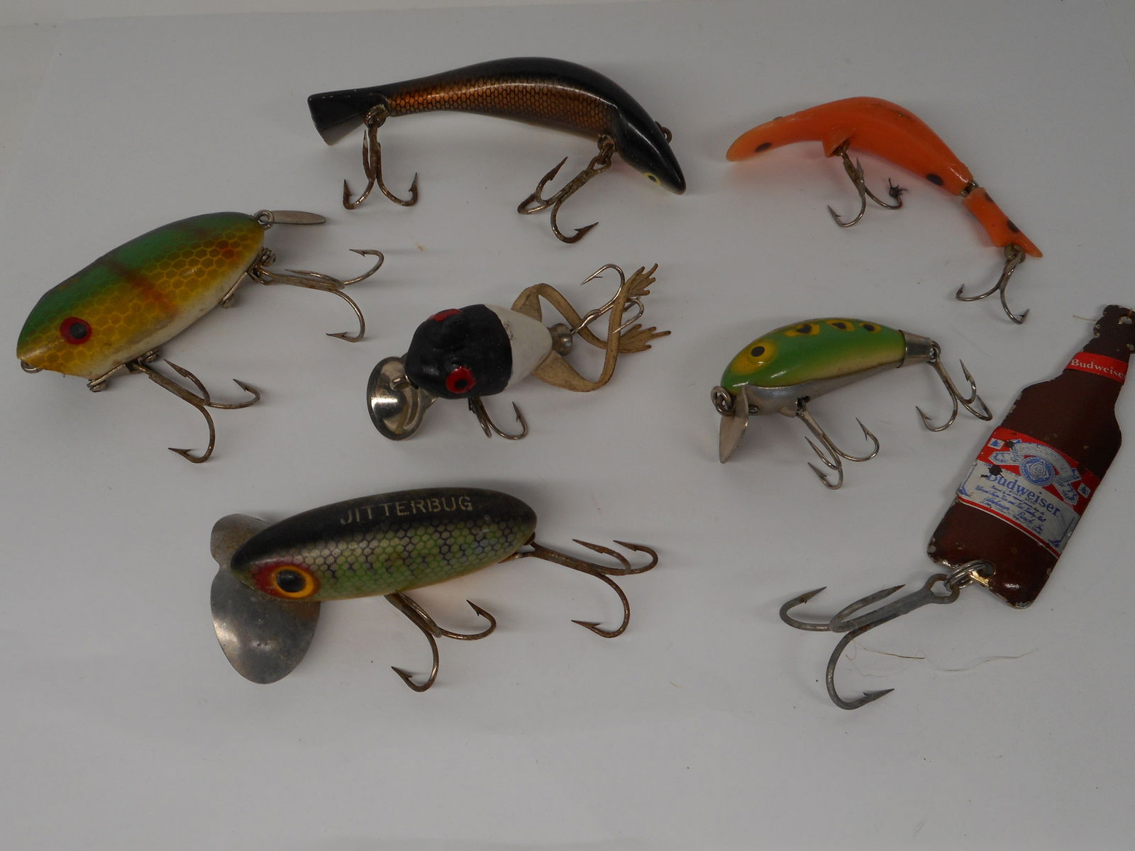 Heddon /Jitterbug/ Other Vintage Fishing Lures (1 of 7)