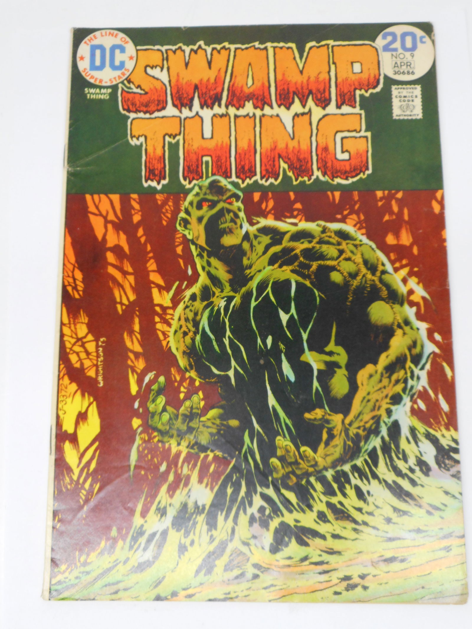 SWAMP THING - Vintage DC Comic, Issue No.9, 20c cover price (1 of 4)
