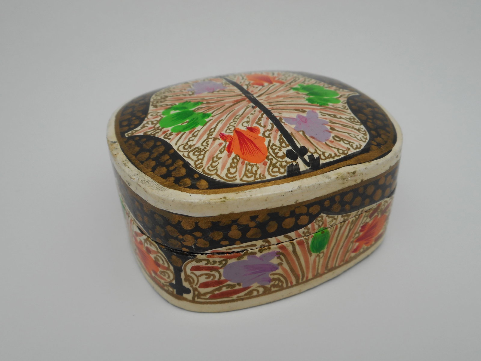 Colorful Hand-painted Lacquered Kashmiri jewelry / trinket box, 3 inches: Bidding on this item will be indication that the Bidder acknowledges that they have read and agreed to the Terms and Conditions posted to this Auction