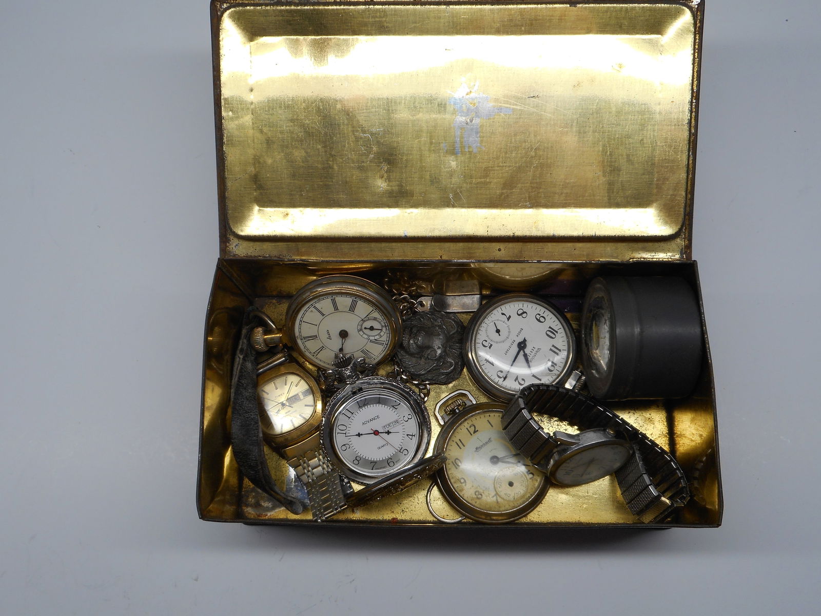 Miscellaneous Watches for Parts & repair, One Ticks when Wound, in Hinged Johnston's Chocolates Tin (1 of 6)