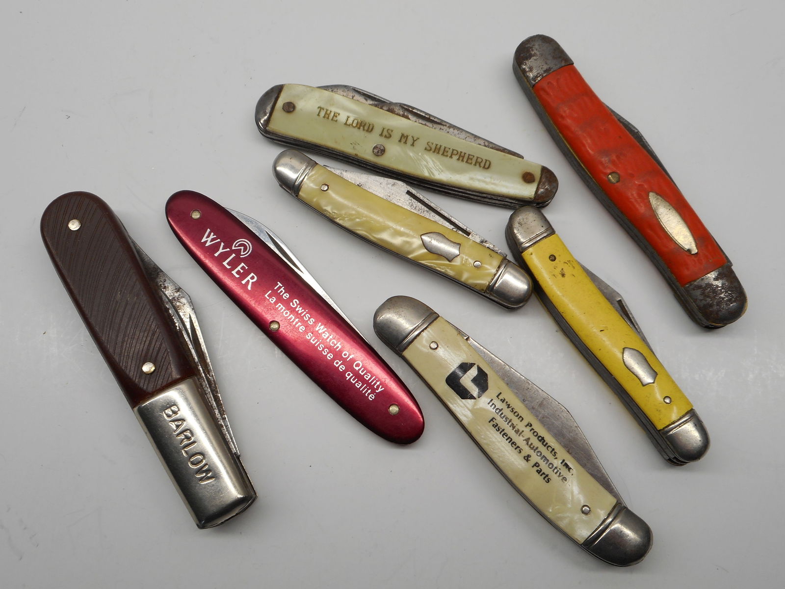 Vintage Collection of Double-Blade Pocket Folding Knives, All about 3 inches: Bidding on this item will be indication that the Bidder acknowledges that they have read and agreed to the Terms and Conditions posted to this Auction