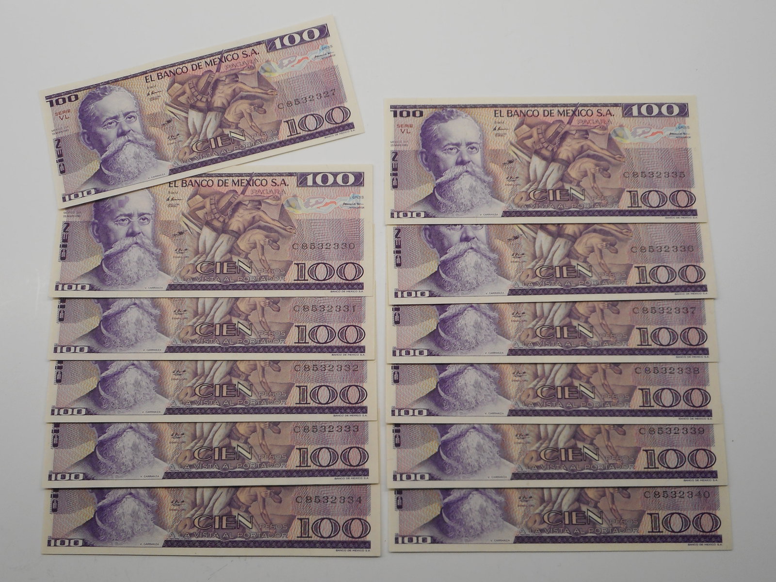 12 Uncirculated Mexican Bank Notes, Cien Pesos, 11 in sequence: Bidding on this item will be indication that the Bidder acknowledges that they have read and agreed to the Terms and Conditions posted to this Auction