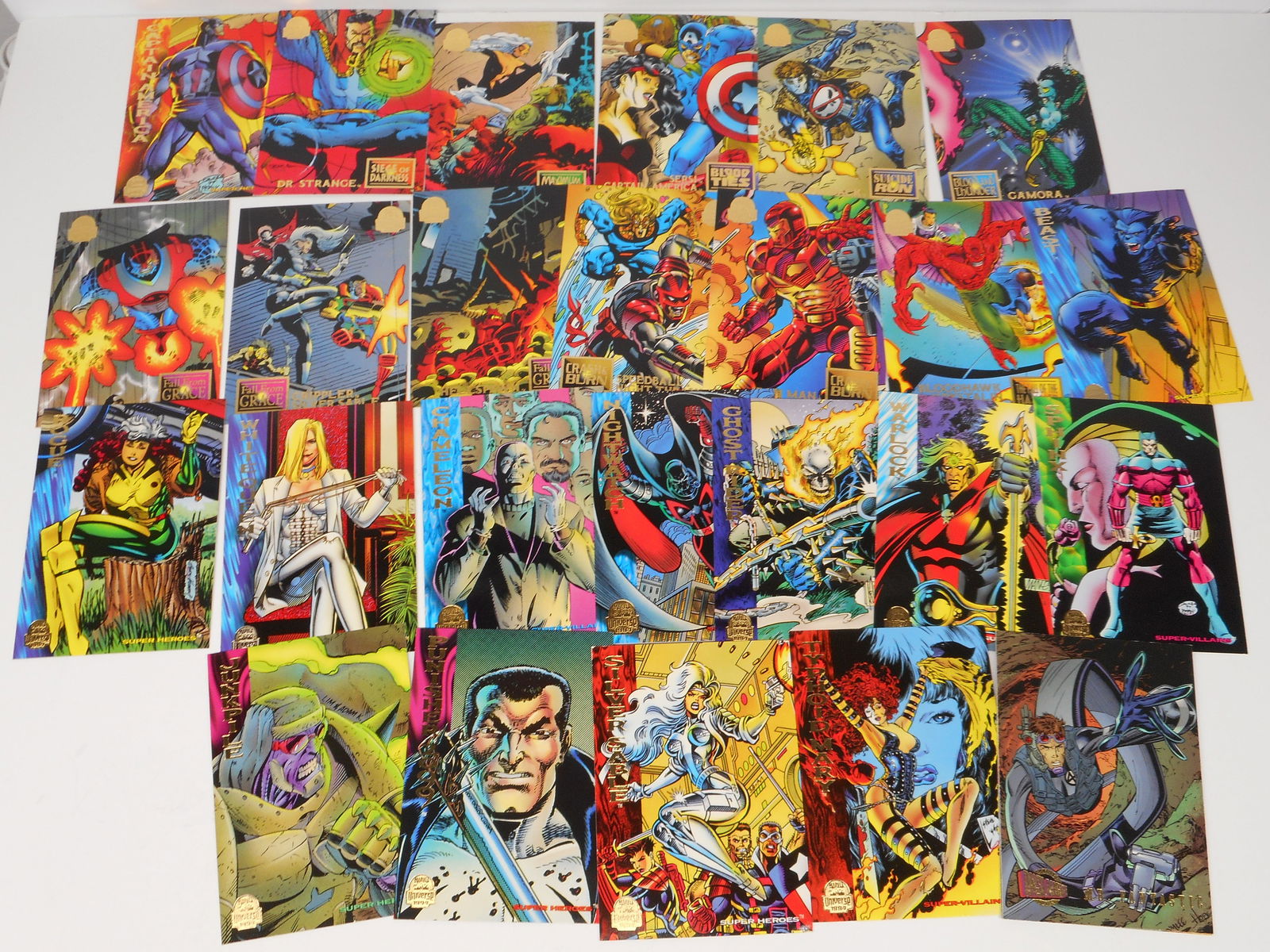1994 Marvel Cards Universe Gold Foil Stamp Trading Cards, Super Heroes & Super Villains, Glossy (1 of 5)
