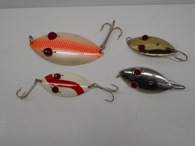 Assorted Fishing Lure Lot with Red Bead Eyes (1 of 5)