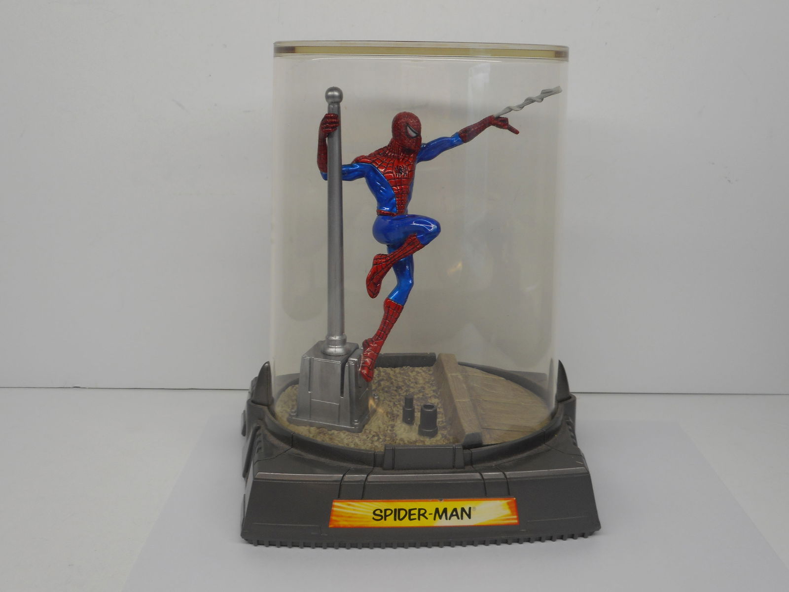 Vintage Marvel Die Cast Figurine Spiderman Titanium Series with Clear Dome Cover, 6.5 inches (1 of 4)
