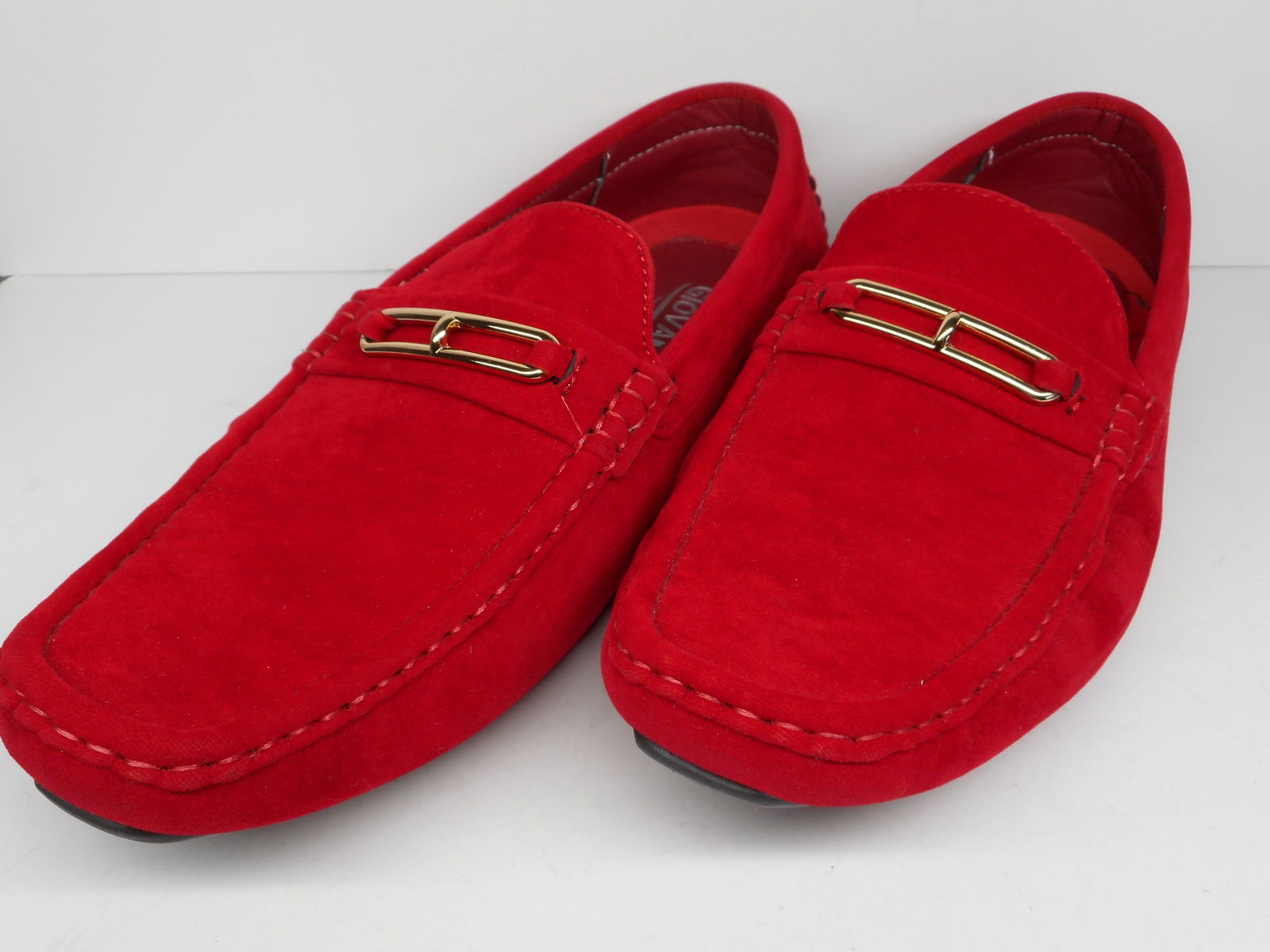 GIOVANNI Cherry Red Mens Slide-On Loafers, Unworn, Size 11M: Bidding on this item will be indication that the Bidder acknowledges that they have read and agreed to the Terms and Conditions posted to this Auction