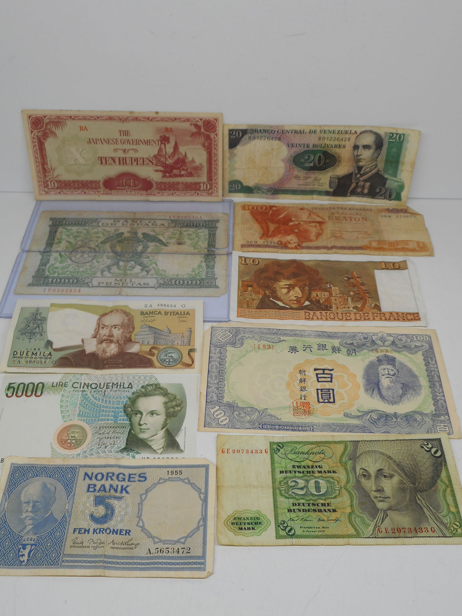 Assortment of Paper Foreign Currency Notes For Collectible Purposes (1 of 4)