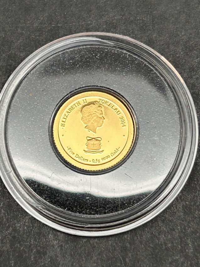 2014 Tokelau 0.5 gram .9999 Gold $5 Five Dollar Mini Coin, Elizabeth II, Hard Plastic Case (1 of 2)