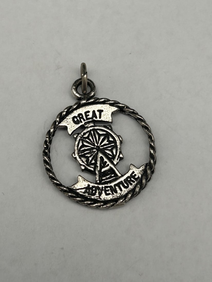 Great Adventure Sterling Silver Charm with Great Wheel, Ferris Wheel Amusement Park Pendant, 1 inch: Bidding on this item will be indication that the Bidder acknowledges that they have read and agreed to the Terms and Conditions posted to this Auction