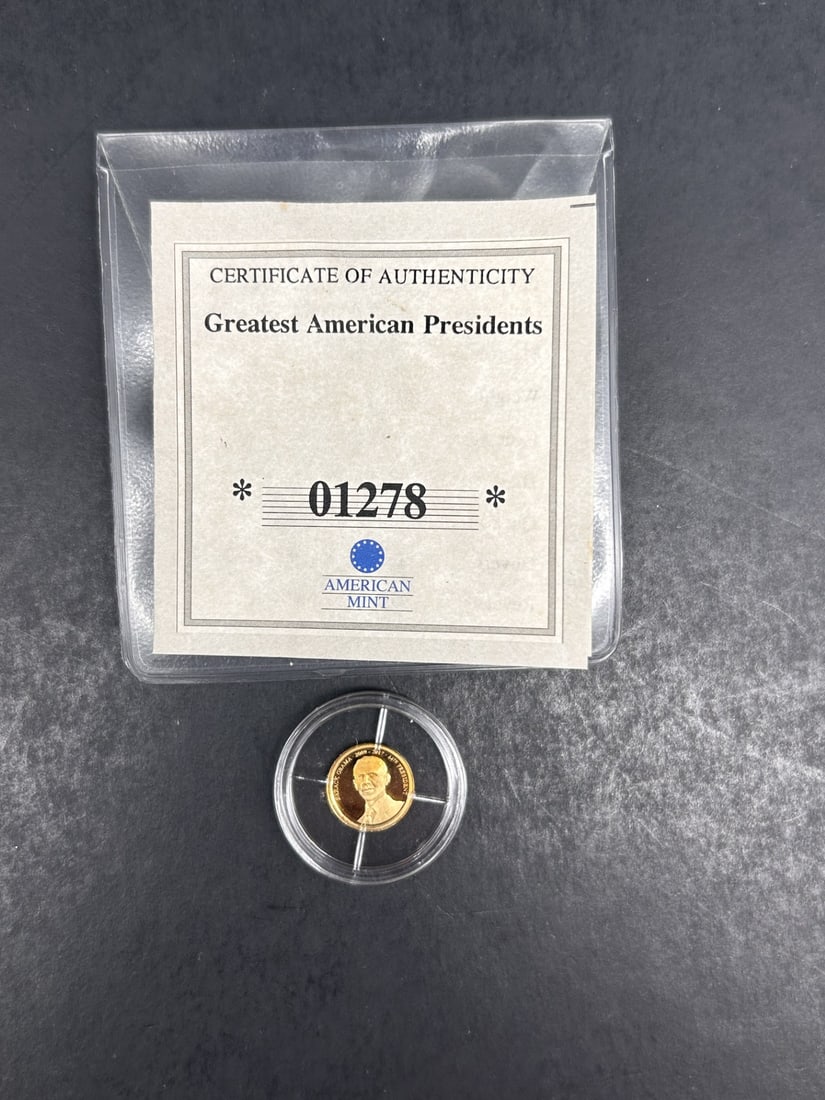 Barack Obama 2009-2017, .585 Gold Miniature Proof Coin, 11mm, 0.5g, Greatest American Presidents (1 of 3)