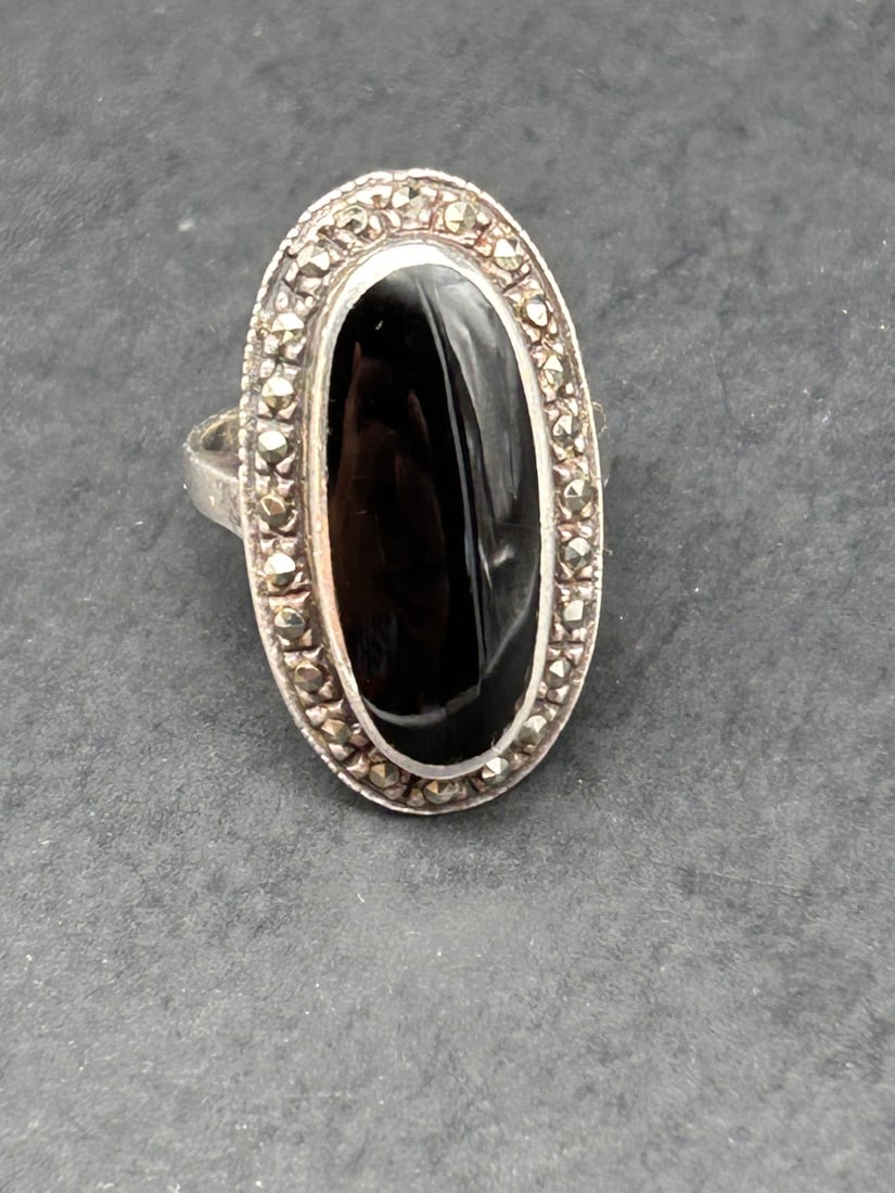 Long Oval Onyx Inlay with Marcasite Halo, Sterling Silver Ring, Size 8.5, Marked 925 (1 of 4)