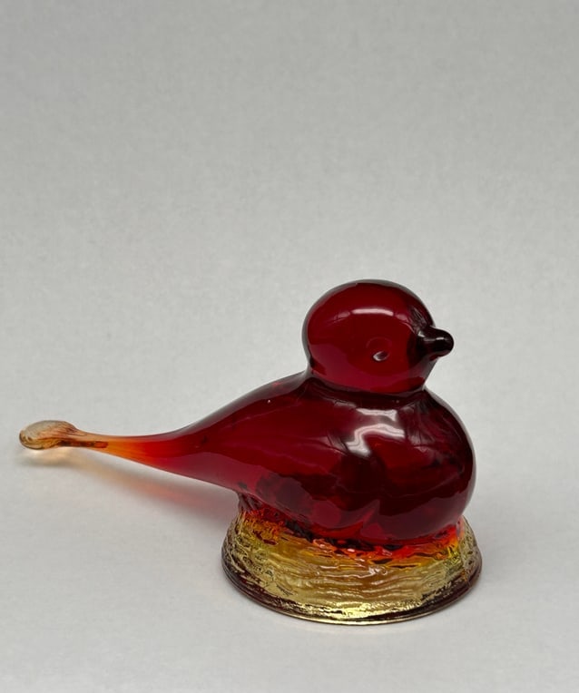 Vibrant Kanawha Glass Amberina Red Bird in Amber Nest Figurine / Paperweight, 5" long: Small bubble in glass in tail and small chip on bottom of base, barely noticeable Bidding on this item will be indication that the Bidder acknowledges that they have read and agreed to the Terms and C