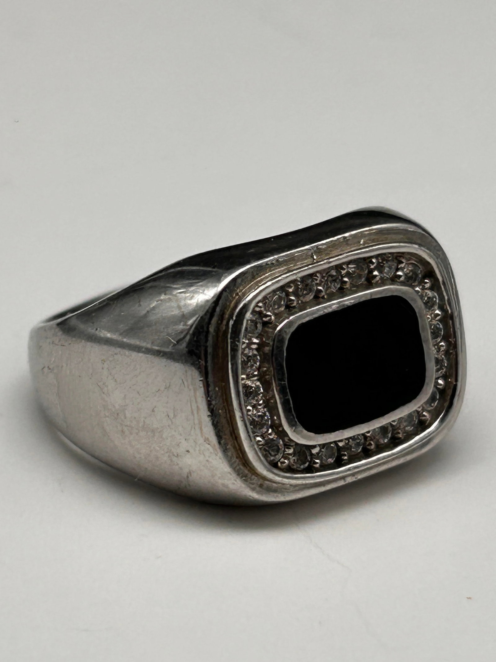 Mens Estate Sterling Silver Modernist Onyx Ring, Marked 925, SIze 9.5: Bidding on this item will be indication that the Bidder acknowledges that they have read and agreed to the Terms and Conditions posted to this Auction
