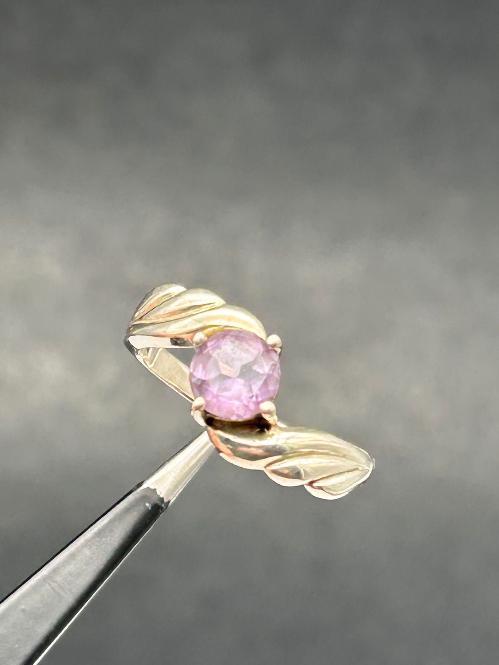 Beautiful Amethyst Solitaire Sterling Silver Ring, Flowing Twist Design Shank, Marked 925, Size 9.75 (1 of 5)