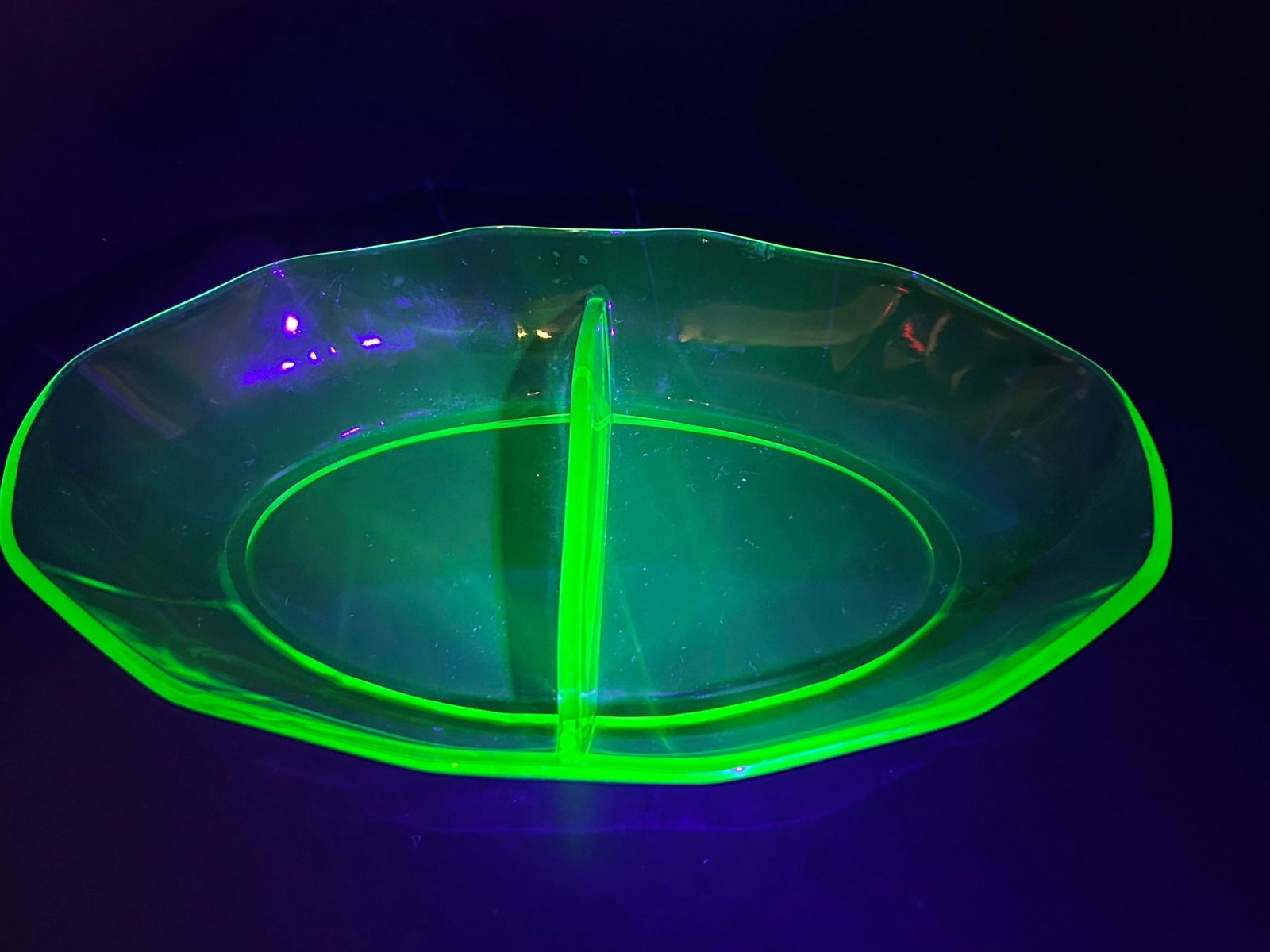 Green Depression Uranium Glass Divided Dish, 8.5", Glows under UV Light (1 of 6)